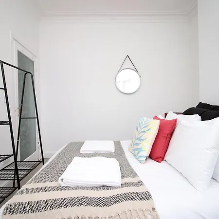 Garden | Parking | 4br * Newport (Gwent)