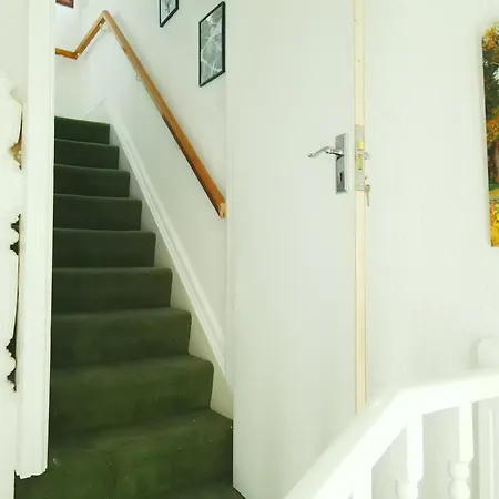 Apartment Service 2 Bed In South Wales Near Celtic Manor Icc Wales