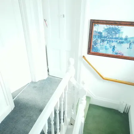 Service 2 Bed In South Wales Near Celtic Manor Icc Wales Apartment *