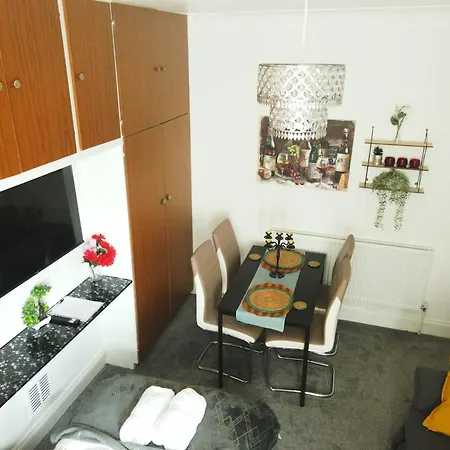Apartment Service 2 Bed In South Wales Near Celtic Manor Icc Wales