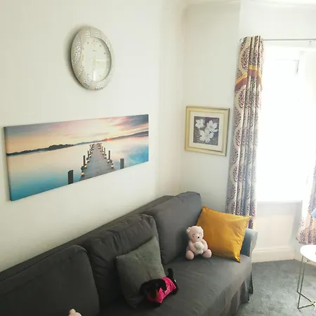 Service 2 Bed In South Wales Near Celtic Manor Icc Wales * Newport (Gwent)