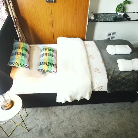 Service 2 Bed In South Wales Near Celtic Manor Icc Wales Apartment Newport (Gwent)