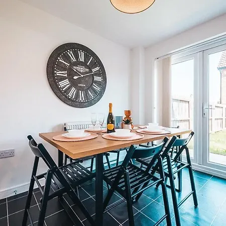 Templer Mill By Solace 2 Shower Holiday home *