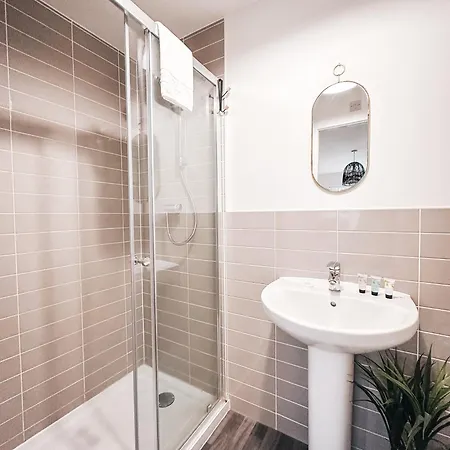 Templer Mill By Solace 2 Shower Holiday home Newport (Gwent)