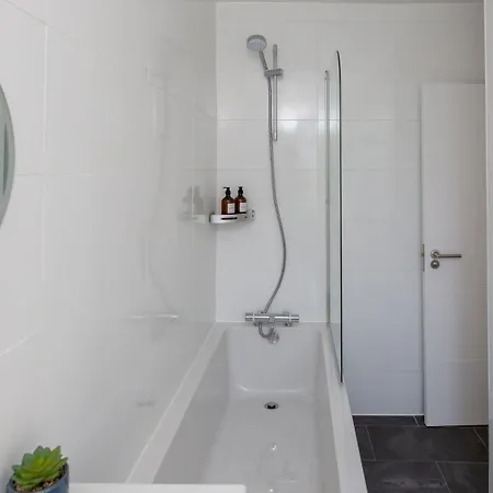 Stylish Duplex With Office * Newport (Gwent)