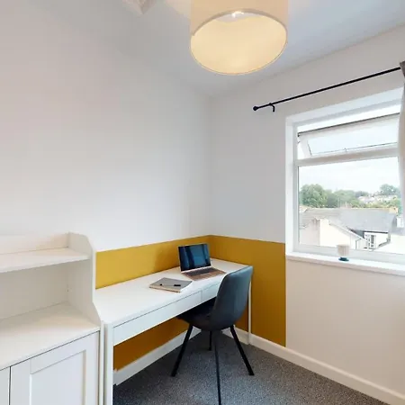 Stylish Duplex With Office Apartment *