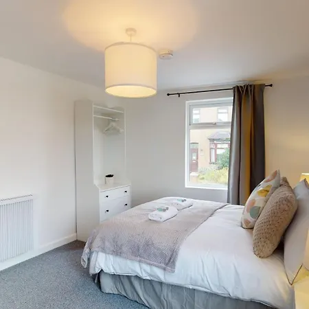 Stylish Duplex With Office * Newport (Gwent)