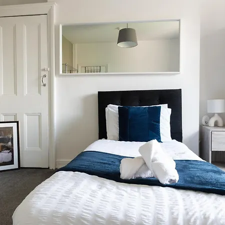 Sophia's Retreat - 2 Floor 4 Bed - - Coastal Getaway
