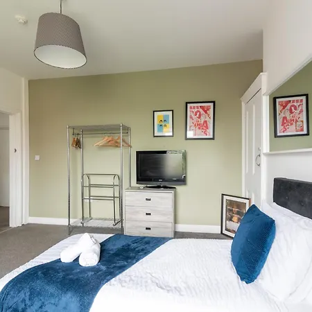 Sophia's Retreat - 2 Floor 4 Bed - - Coastal Getaway Newport (Gwent)