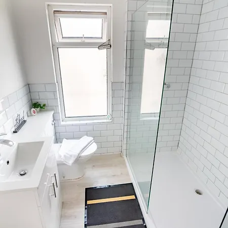 Sophia's Retreat - 2 Floor 4 Bed - - Coastal Getaway Newport (Gwent)