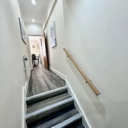 Griffin Executive Sleeps 4 With Cymru Holidays Apartment