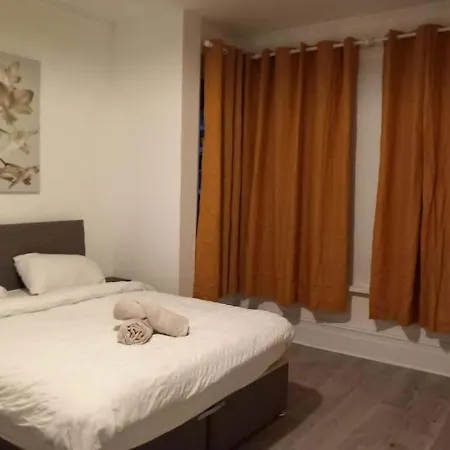 Cosy 2 Bedroom Flat