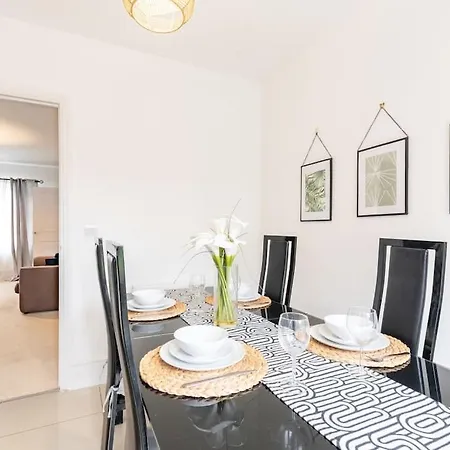 Holiday home Detached House Free Parking Contractors Long Rates