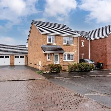 Holiday home 3 Bed House Free Parking Contractors Long Rates