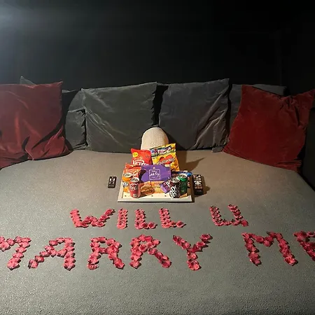 Cosy Cinema *
