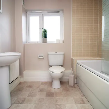 Alicia Way 2 Bedroom With Free Street Parking * Newport (Gwent)
