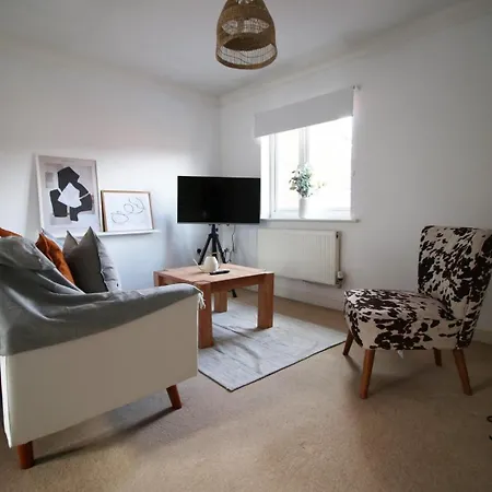 Alicia Way 2 Bedroom With Free Street Parking Newport (Gwent)