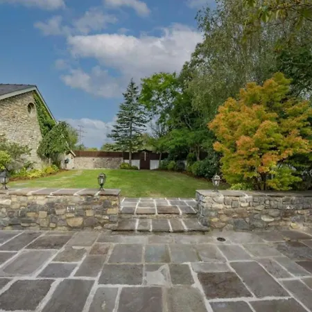 8 Bedroom With Pool Complex 5 Mins From Celtic Manor Holiday home Newport (Gwent)