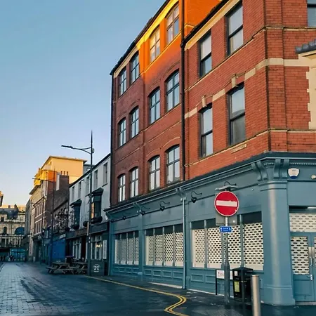 Urban View - Sleeps 6 Apartment
