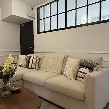 Beautiful Converted Brewery Apartment Newport (Gwent)