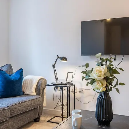 Book Now - 3Bed Glan Llyn Retreat- Newport Stay - Near Cardiff And Newport Centre - Parking *