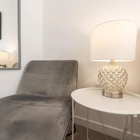 Book Now - 3Bed Glan Llyn Retreat- Newport Stay - Near Cardiff And Newport Centre - Parking