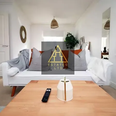 Alicia's Abode Apartment