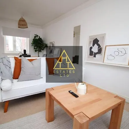 Alicia's Abode Apartment Newport (Gwent)