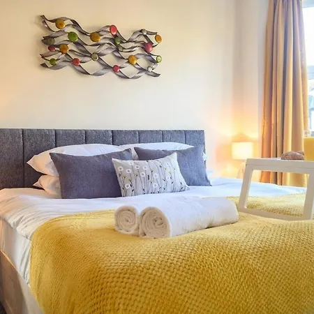 Beechwood House - Icc & Celtic Manor - Parking - Wifi