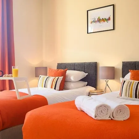 Beechwood House - Icc & Celtic Manor - Parking - Wifi Holiday home