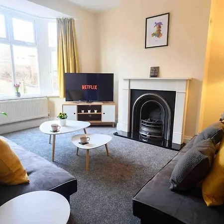 Beechwood House - Icc & Celtic Manor - Parking - Wifi Holiday home Newport (Gwent)