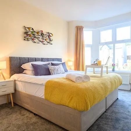 Beechwood House - Icc & Celtic Manor - Parking - Wifi Holiday home