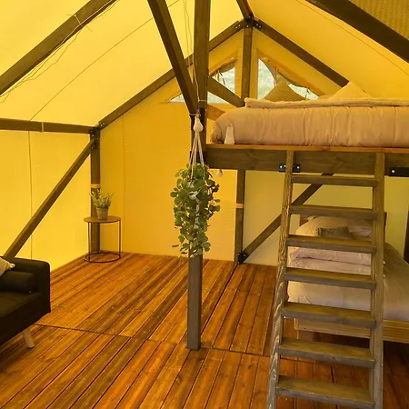 Luxury tent Usk View Glamping Caerleon