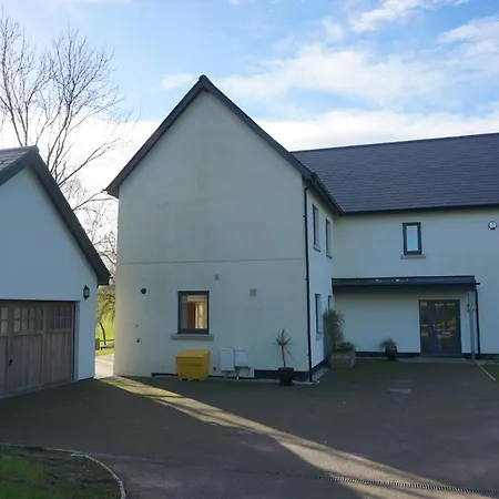Hunter By Celtic Manor *