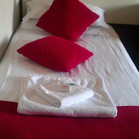 The Stuffed Dormouse Hotel 3* Newport (Gwent)