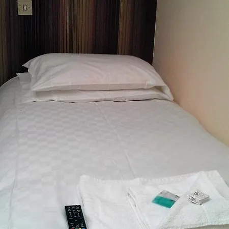 The Stuffed Dormouse Hotel 3* Newport (Gwent)