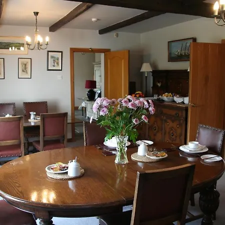 Hazel Court Bed & Breakfast 4*