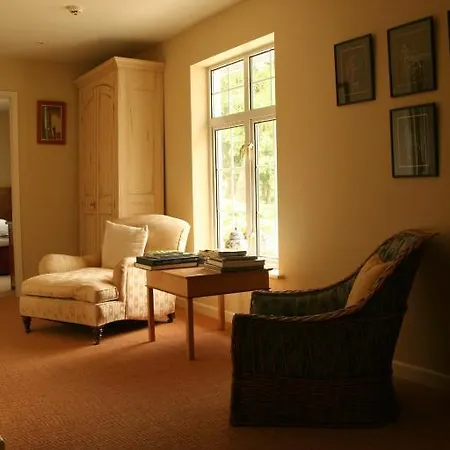Hazel Court Bed & Breakfast Newport (Gwent)