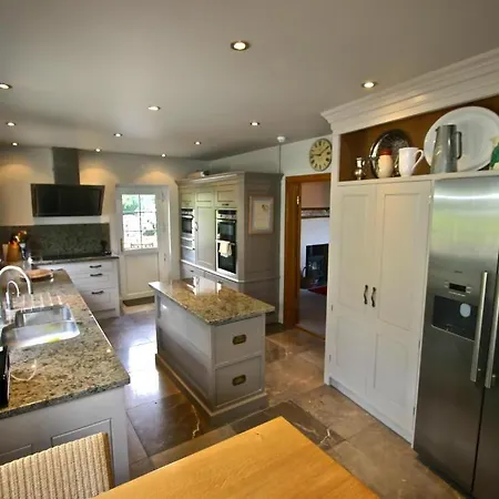 Hazel Court 4* Newport (Gwent)