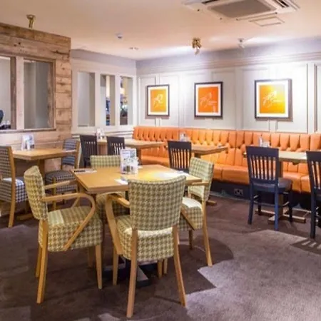 Premier Wales Hotel 3*