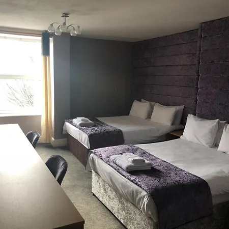 Victoria Hotel 4*