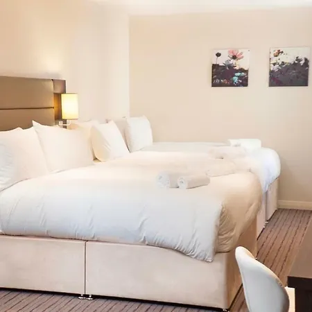 Newport Central Hotel 3*