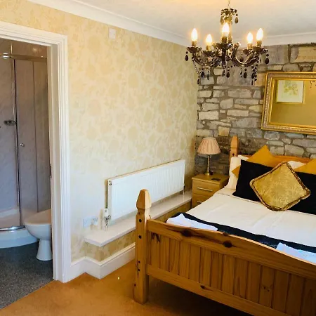 Guest house Milton Hotel Llanwern Village