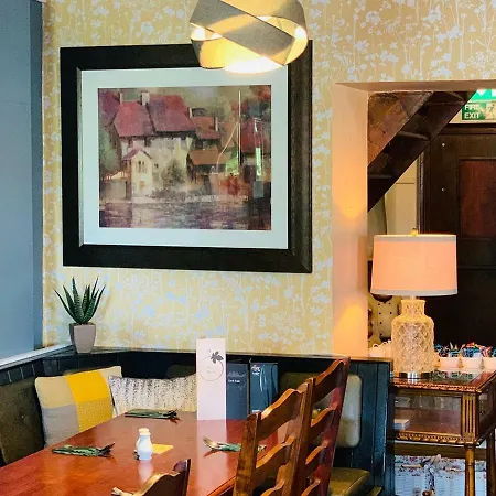 Guest house Milton Hotel Llanwern Village 3*