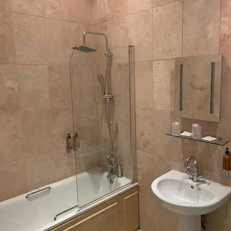 Hotel The Waterloo & Bistro Newport (Gwent)
