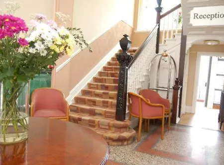 Hotel The Waterloo & Bistro Newport (Gwent)
