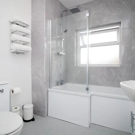 Parkview By Ty Sa - Spacious 3 Bed In Guest house *