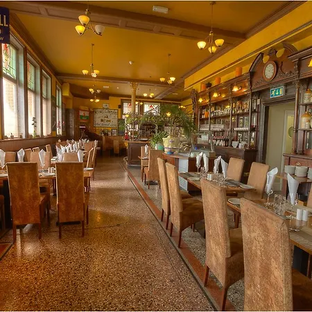 Hotel The Waterloo & Bistro Newport (Gwent)